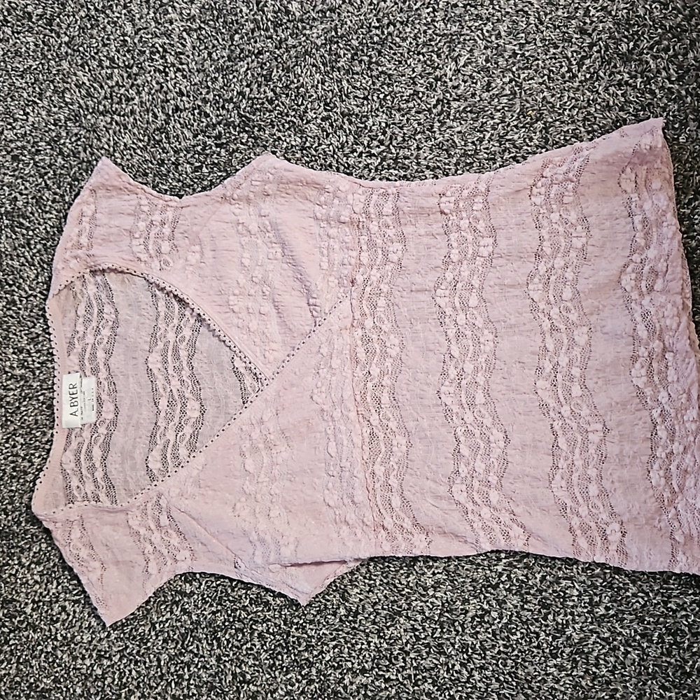 A Byer Lacey stretch sleeveless top